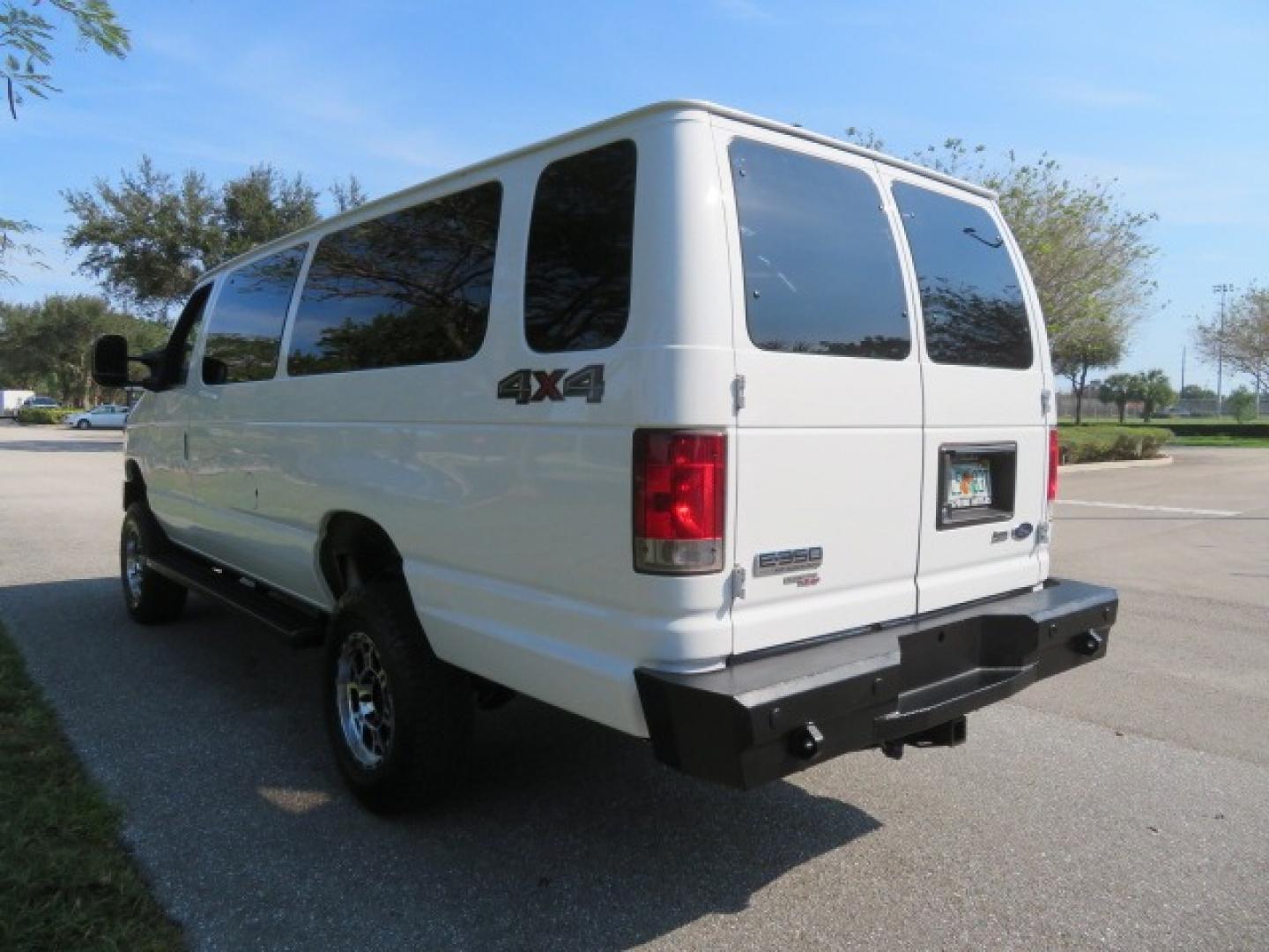 2014 White /GRAY Ford E-Series Wagon XLT (1FBSS3BL6ED) , AUTOMATIC transmission, located at 4301 Oak Circle #19, Boca Raton, FL, 33431, (954) 561-2499, 26.388861, -80.084038 - Photo#33